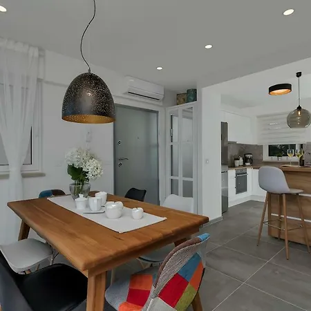 Charming Tissa With Sea View * Makarska